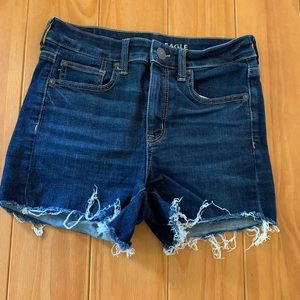 American Eagle Hi-Rise Shortie Next Level Stretch Short. Size: 6.